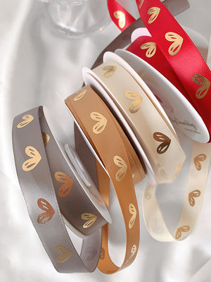 16mm Heart Pattern Gold Foil Printed Ribbon cho gói quà tặng và trang trí