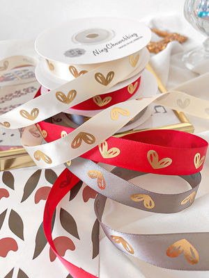 16mm Heart Pattern Gold Foil Printed Ribbon cho gói quà tặng và trang trí