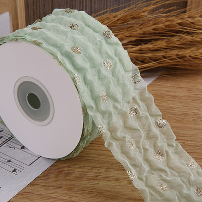 Ruy băng Organza 50mm có hoa văn chấm vàng Lá vàng in Polyester Organza Ribbon OEM Thân thiện với môi trường
