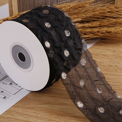 Ruy băng Organza 50mm có hoa văn chấm vàng Lá vàng in Polyester Organza Ribbon OEM Thân thiện với môi trường