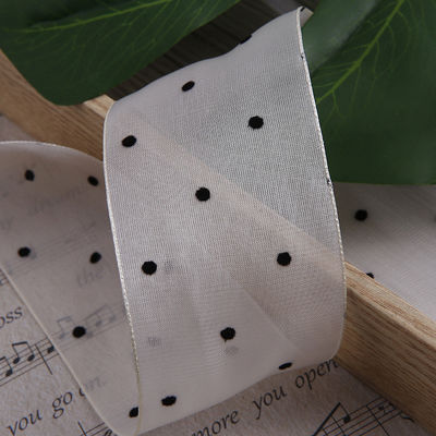 Ruy băng Organza 25 mm-50mm có hoa văn chấm in Ruy băng Organza Polyester OEM Thân thiện với môi trường